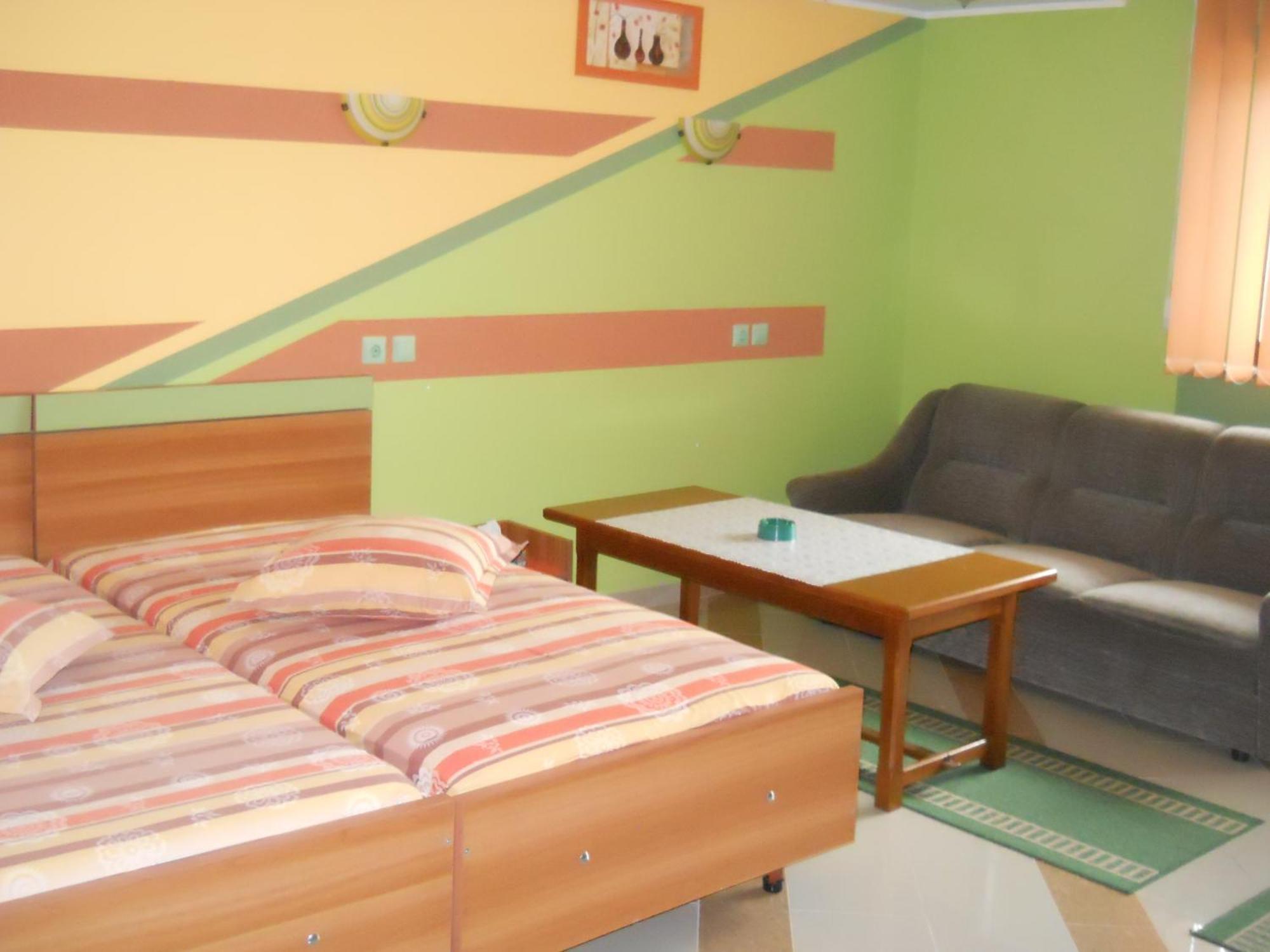 Pensiunea Cora Piteşti Buitenkant foto